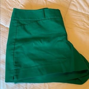 Kelly Green Limited shorts size 14